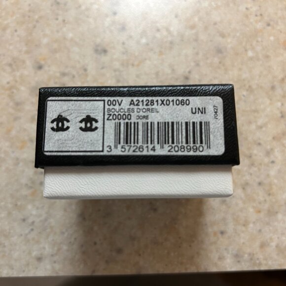 Chanel post earrings - Boucles d'Oreil goldtone interlocked "CC" - Picture 3 of 3